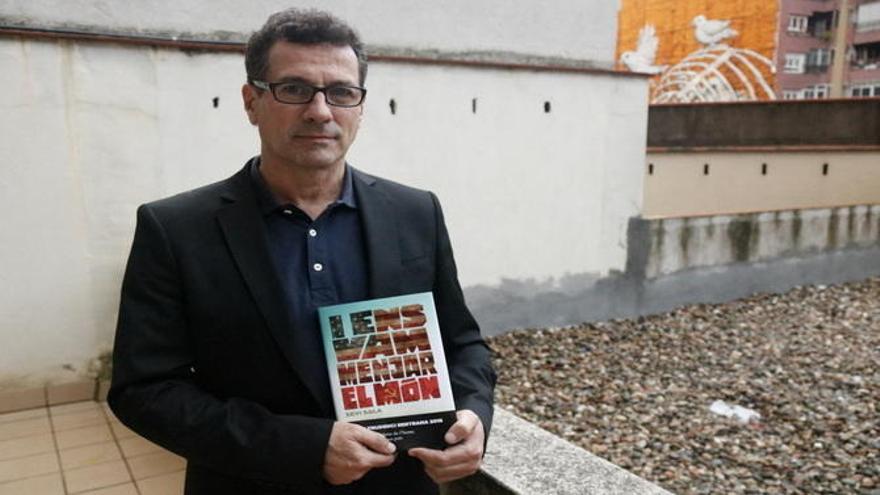 Xevi Sala és periodista però ja té quatre llibres publicats