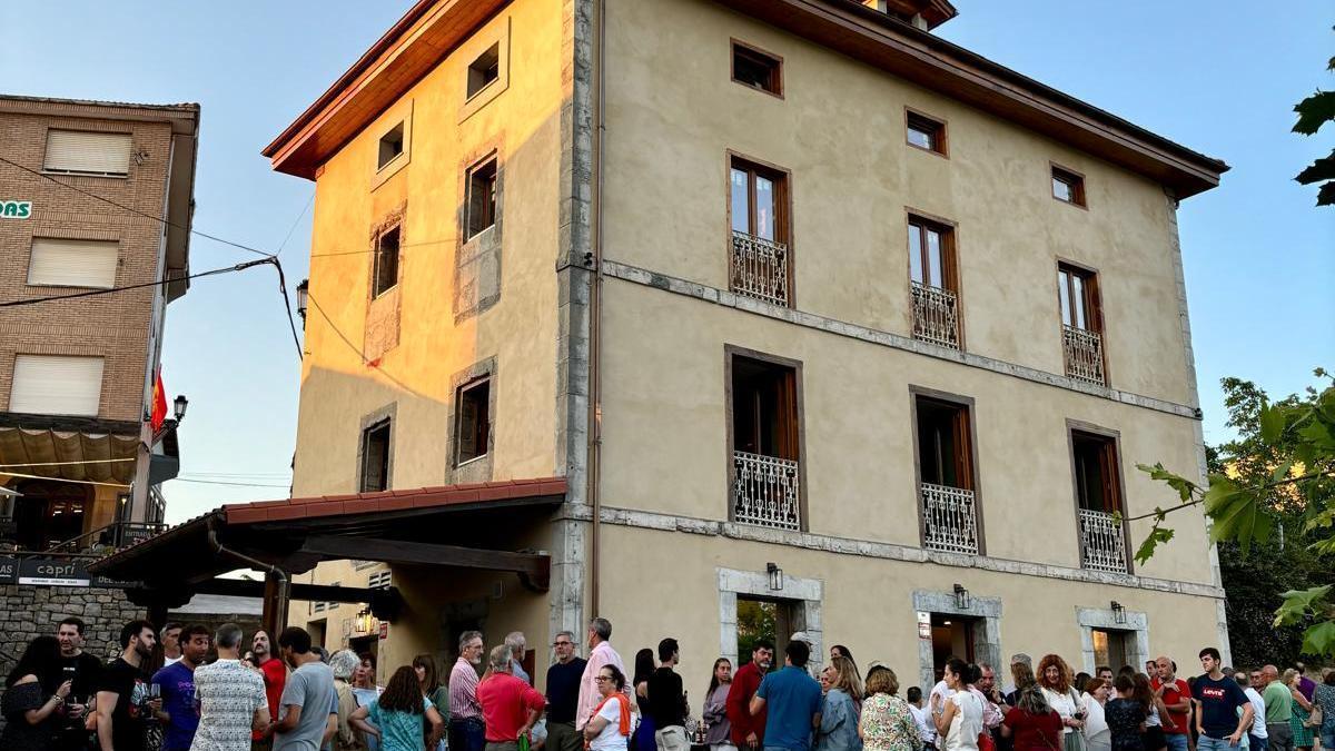 Reabre tras cuatro años cerrado el emblemático barrestaurante "La