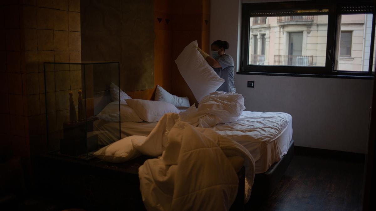 Dormir en el peor hotel de Santiago: "Es una perrera para humanos" - Faro  de Vigo