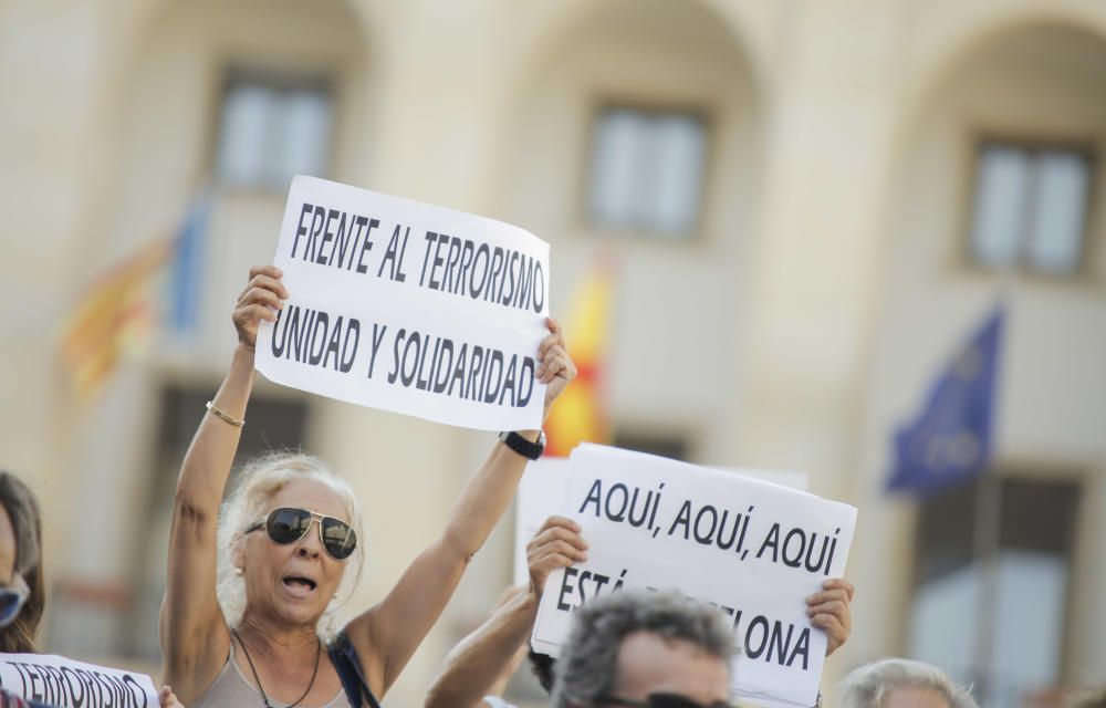 Concentración contra el terrorismo en Alicante