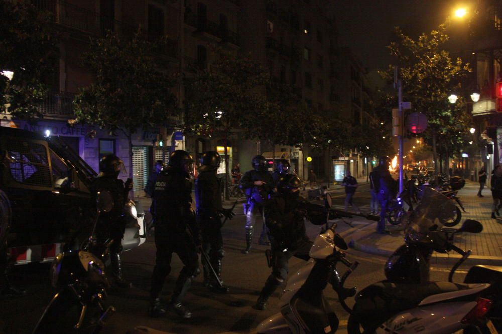 Tercera nit de disturbis a Gràcia