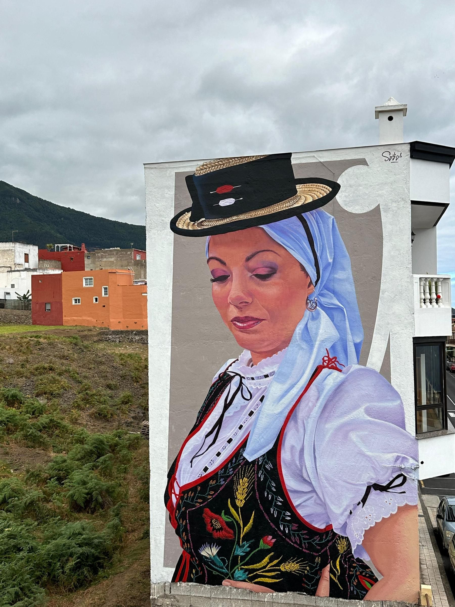 Galería | Cáceres y Tenerife, unidas por la obra del artista Sojo