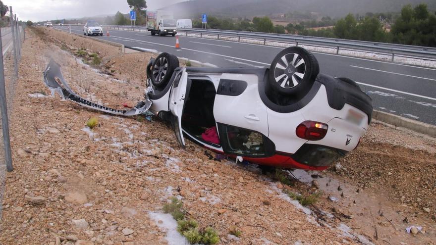 El granizo cubre de blanco los puntos más altos de la comarca de l&#039;Alcoià