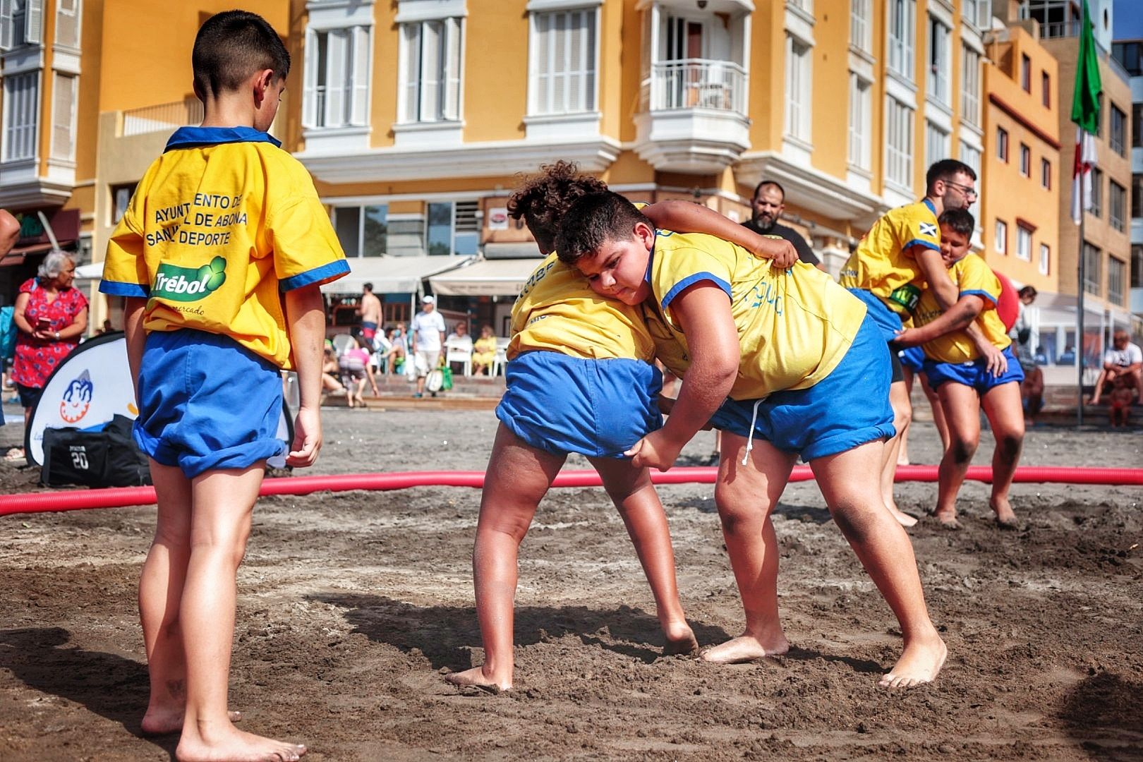 Presentación del proyecto ‘Playa y brega’ para el fomento y promoción de la lucha canaria