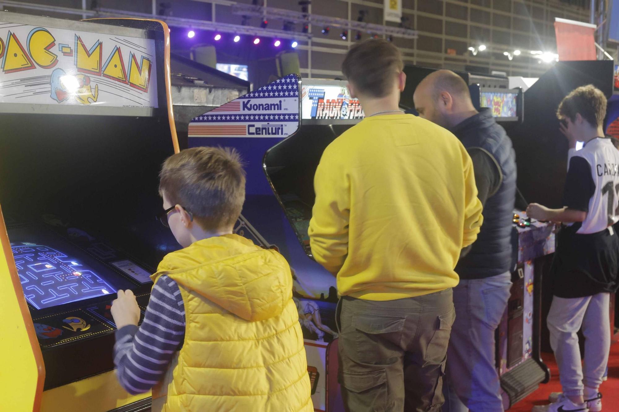 Los 'gamers' siguen jugando en la segunda jornada de la DreamHack Valencia 2023