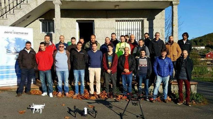 Clausura del curso de piloto de drones en Cerdedo-Cotobade