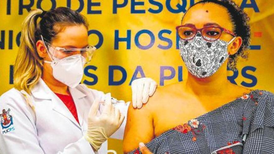 Salvador Illa espera para enero 20 millones de dosis de la vacuna