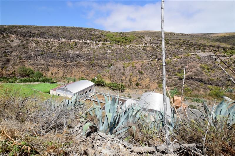 Vecinos denuncian el ruido y olor de la depuradora