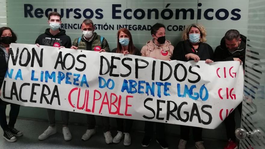 Suspendido el paro indefinido por el conflicto de la limpieza del Hospital Abente y Lago