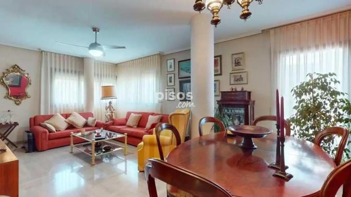 Salón del piso a la venta en el barrio Jesús