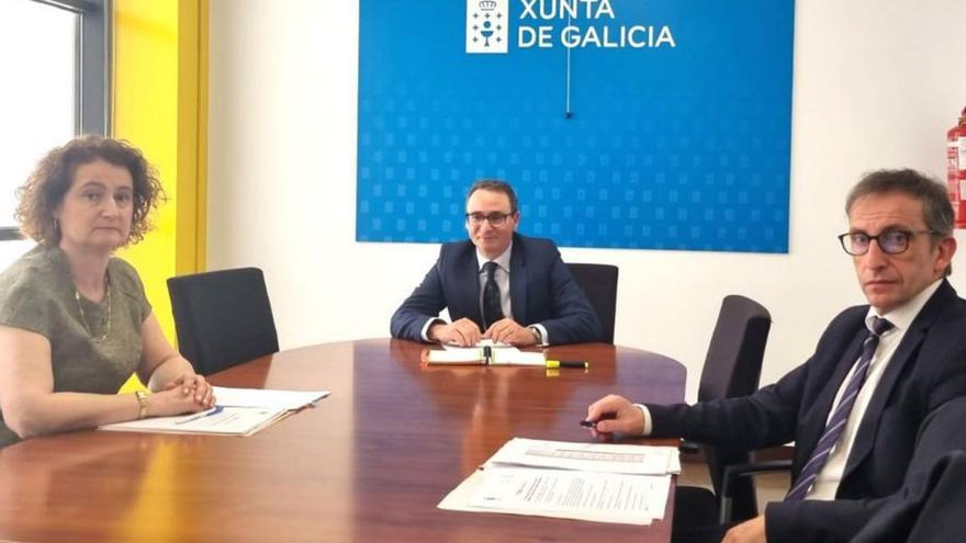 El director xeral con los decanos de Abogados y Procuradores.  | // FDV