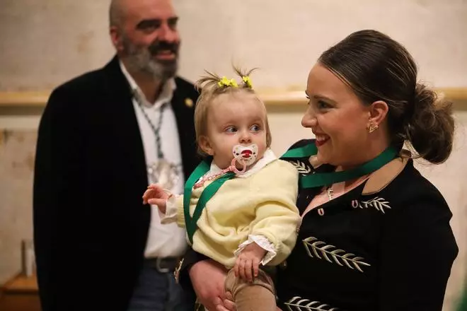 GALERÍA | Imposición de medallas y varas a los nuevos miembros de la Cofradía de la Virgen de la Esperanza