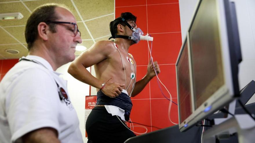 Gonzalo Revuelta, durante una prueba médica en Mareo.