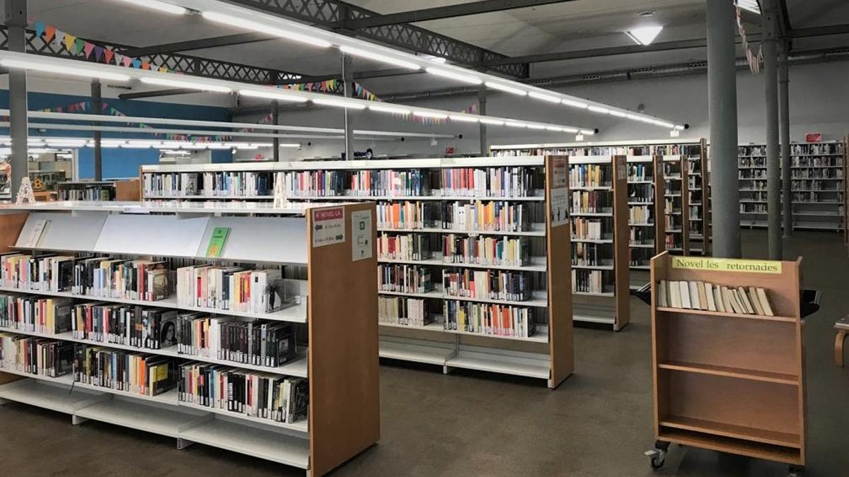 Interior de la Biblioteca Can Casacuberta de Badalona.