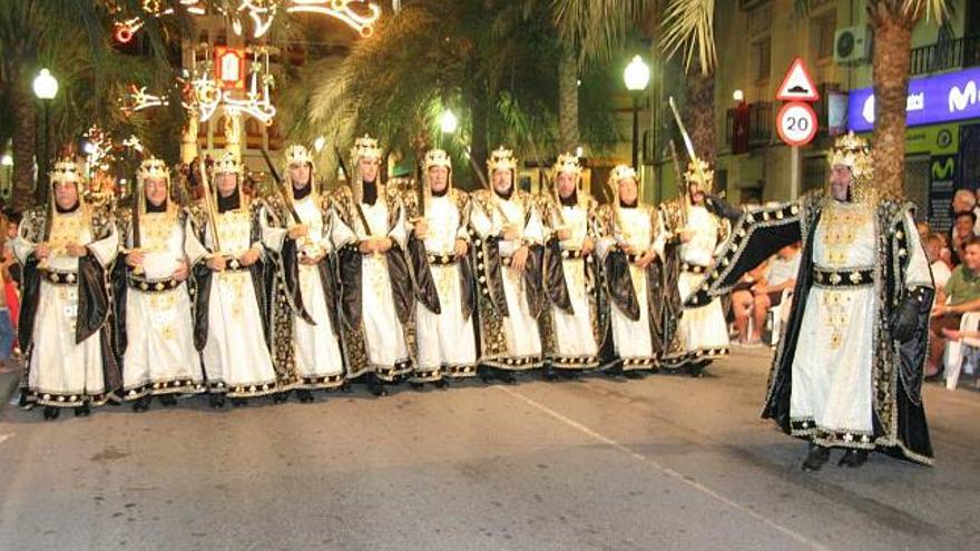 La Entrada Cristiana celebrada anoche fue uno de los últimos actos de las fiestas de Moros y Cristianos