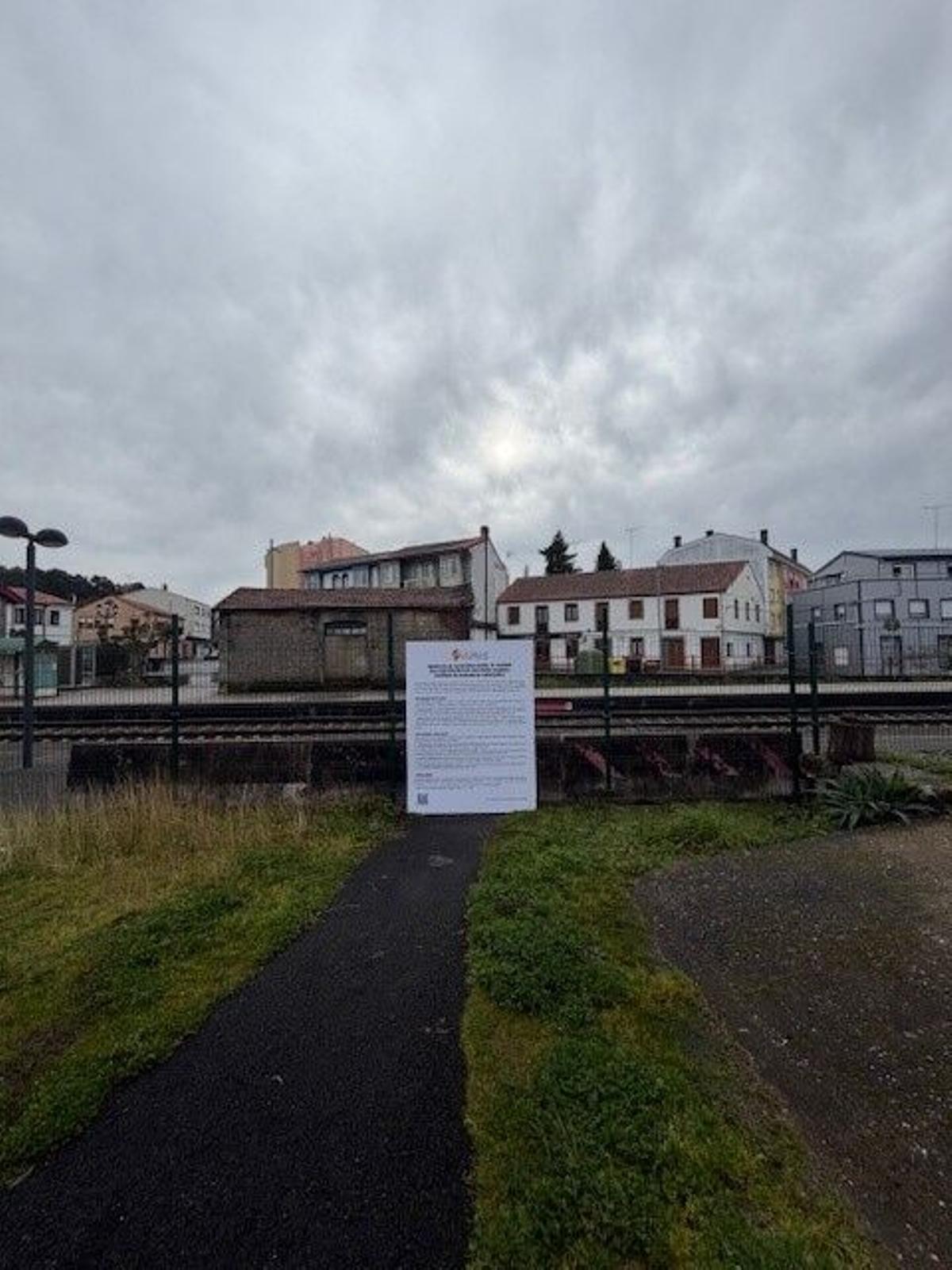 Paso cerrado en las estación de Teixeiro.