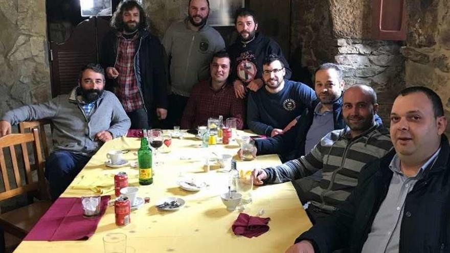 Comida anual a base de caza de un grupo de amigos dezanos