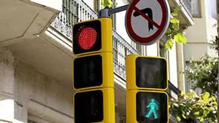 Desaparecen los semáforos de siempre: llega el cambio más llamativo en las carreteras España