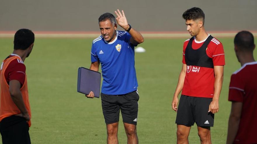 Imagen del entrenamiento del Almería de ayer martes, con su nuevo entrenador José Gomes