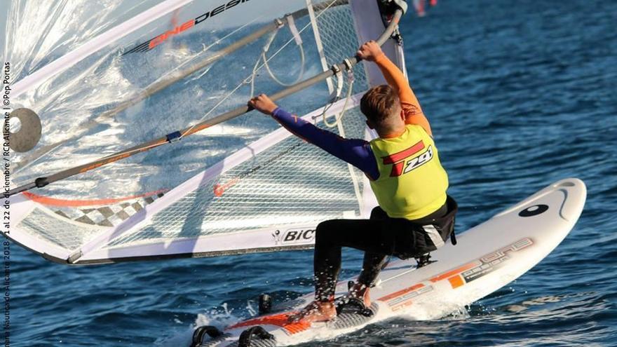 El equipo de la federación valenciana de vela firmó una actuación brillante