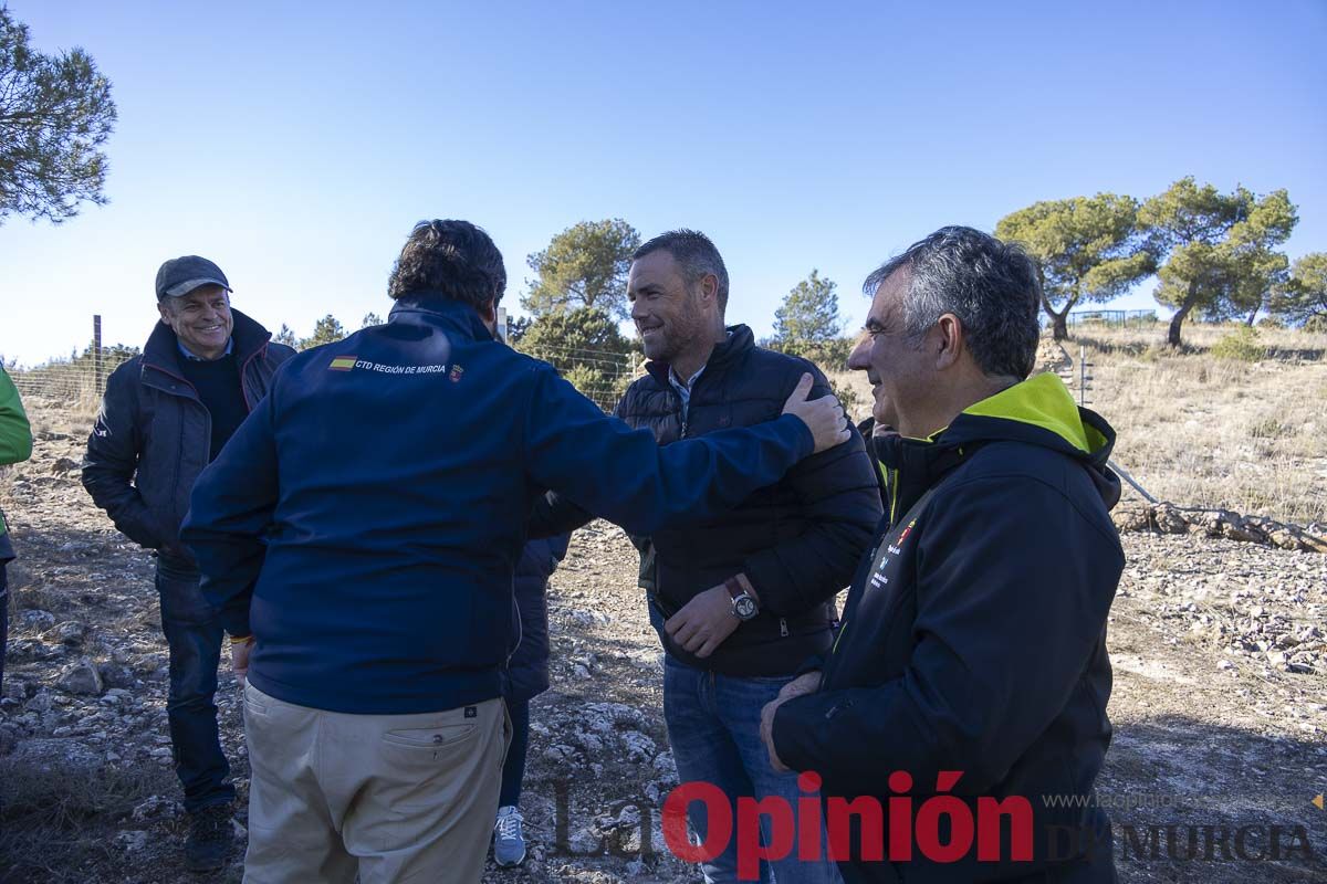 Suelta de dos buitres leonados en la Sierra de Mojantes en Caravaca