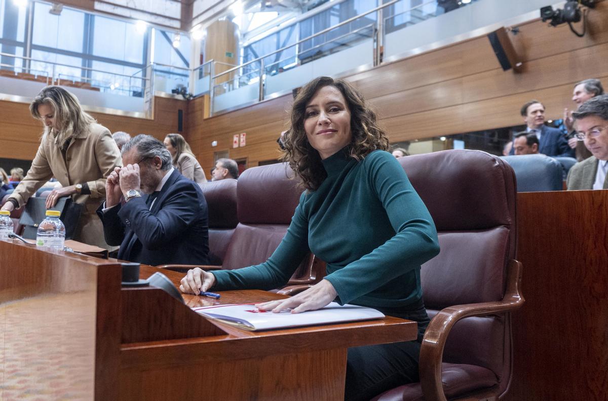 La presidenta de la Comunidad de Madrid, Isabel Díaz Ayuso, durante un pleno en la Asamblea de Madrid.