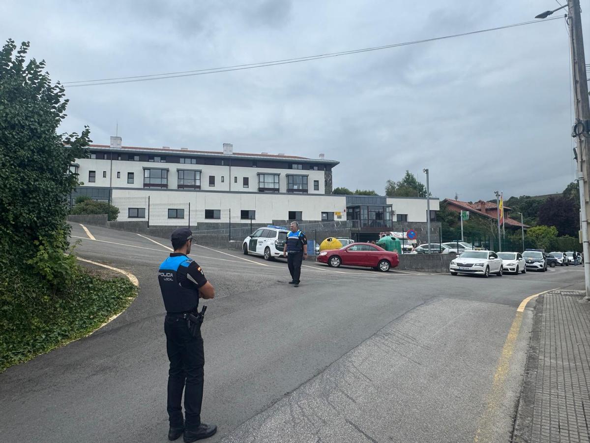 Una agent morta i almenys un ferit per un tiroteig a la caserna de la Guàrdia Civil d’Astúries