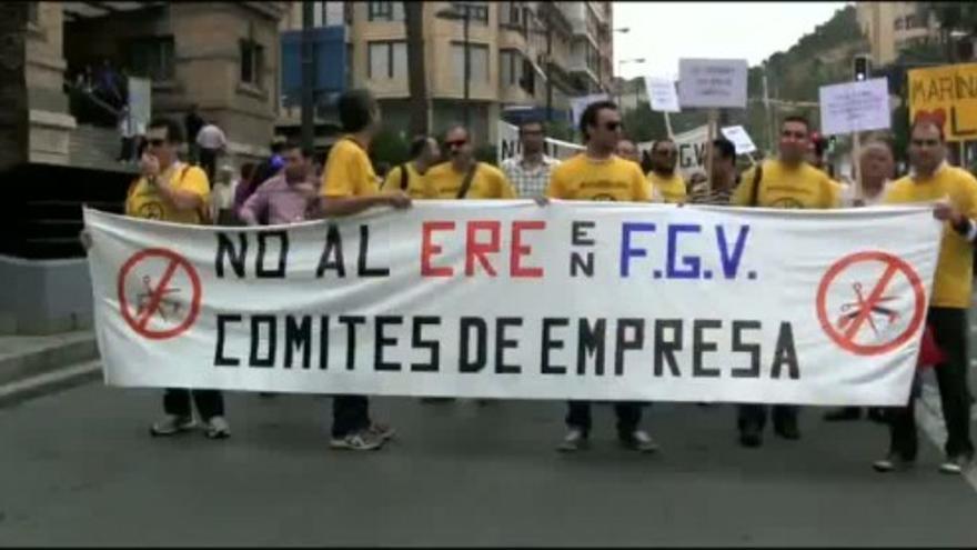 Cientos de trabajadores de FGV marchan en Alicante contra el ERE