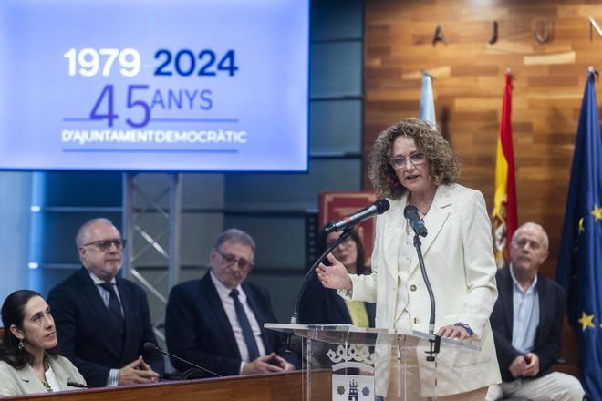 Torrent presume de sus 45 años de democracia municipal