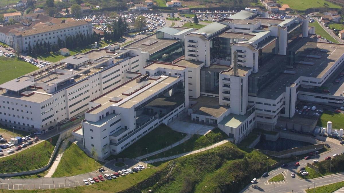 Una vista aérea del Hospital Clínico de Santiago, para el que se habilitan nuevas frecuencias de bus