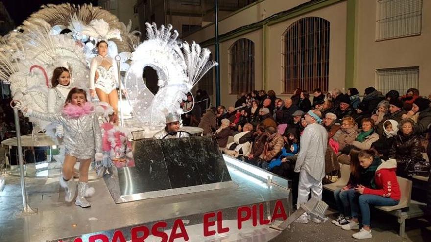 Vinaròs planta al frío y vibra con su Carnaval