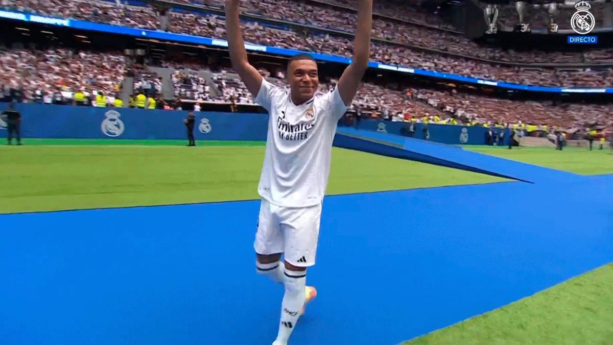 Mbappé ya pisa el césped del Santiago Bernabéu vestido de blanco