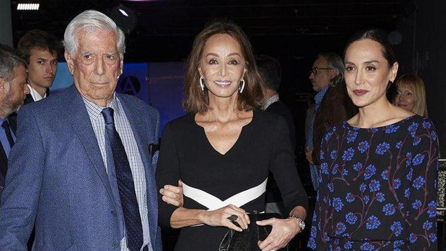 Vargas Llosa presenta su libro con Isabel Preysler y Tamara