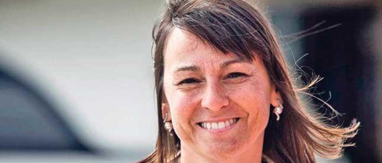 La directora de explotación de Port Adriano, Isabel Teruel, da la bienvenida a un verano repleto de eventos.