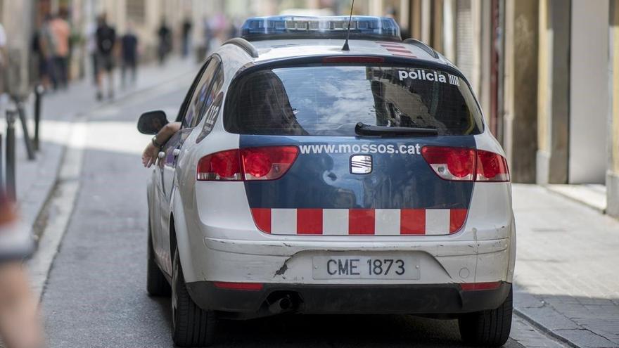 Un detenido por apuñalar a un hombre en plena calle en el Raval de Barcelona