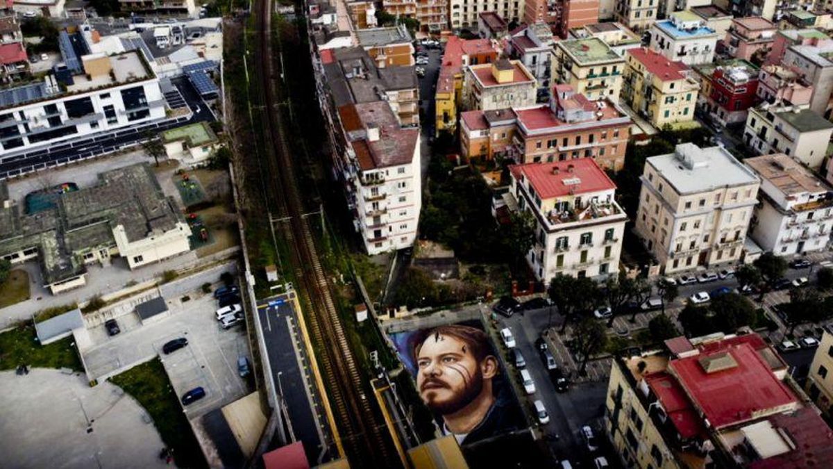 Un enorme mural por Pablo Hasél en Nápoles