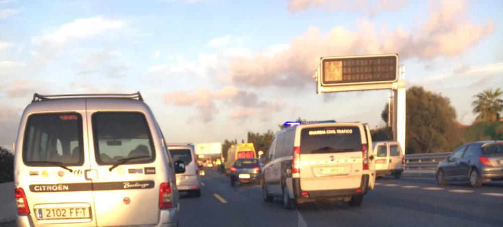 Atascos por cuatro accidentes en la autopista de Inca