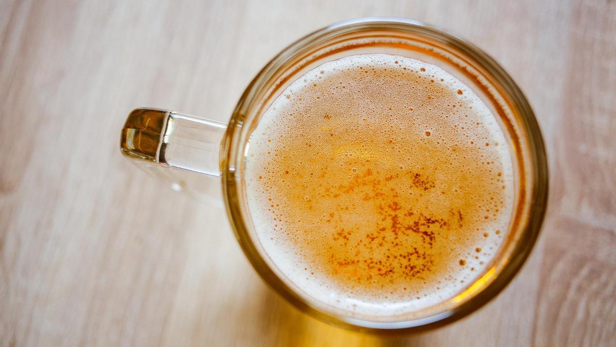 La cerveza barata de Lidl de la que todo el mundo habla y que es la más recomendada por la OCU (aunque otra marca la golea en calidad)