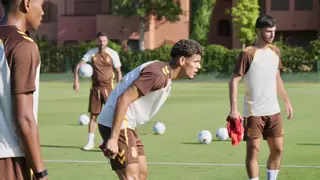 Luis García se gana a la caseta de la UD Las Palmas: «Sabe lo que hace»