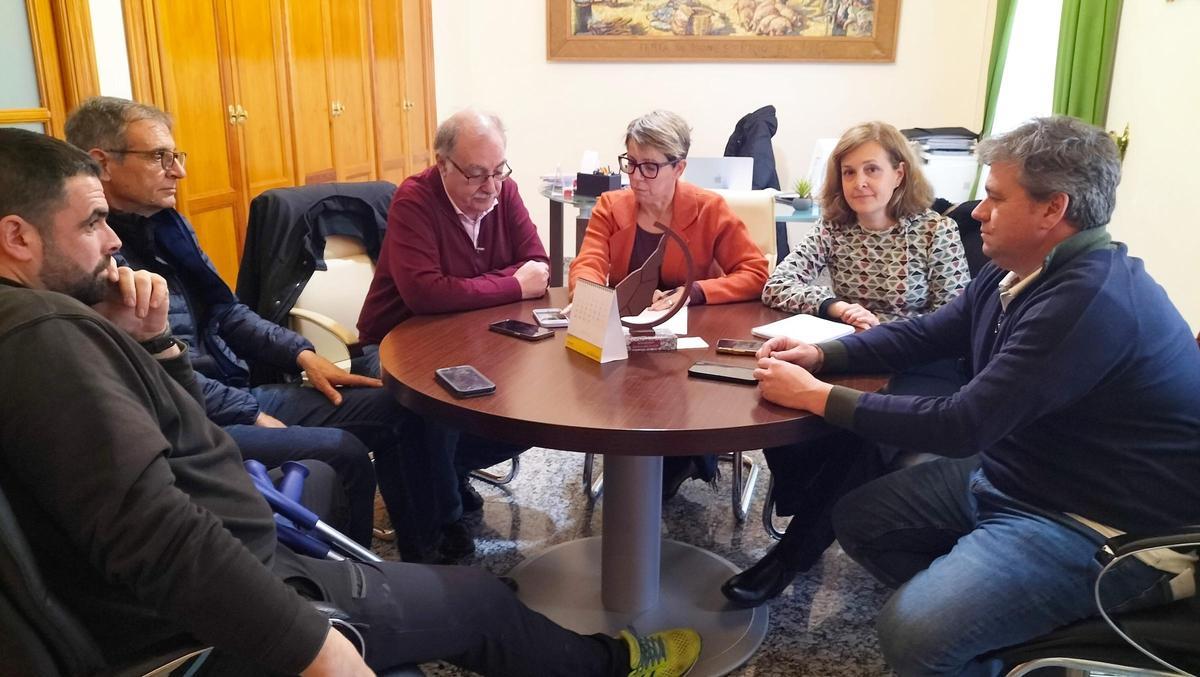 Reunión en el despacho de la alcaldía de Monesterio