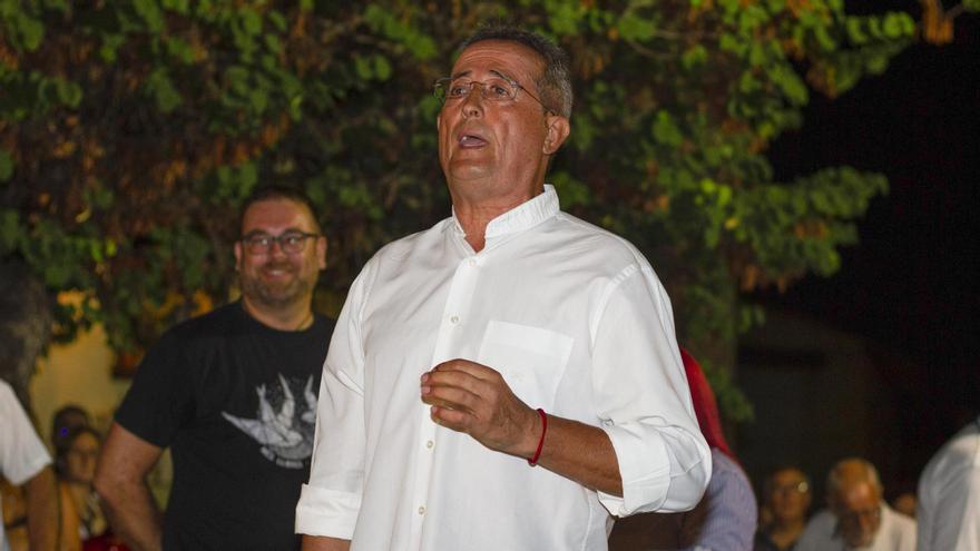 Fallece en Xàtiva el exárbitro, entrenador y cantaor de albaes Julián Quiralte