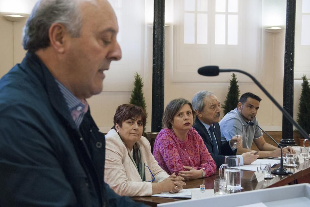 Homenaje a 47 funcionarios del Ayuntamiento de Oviedo