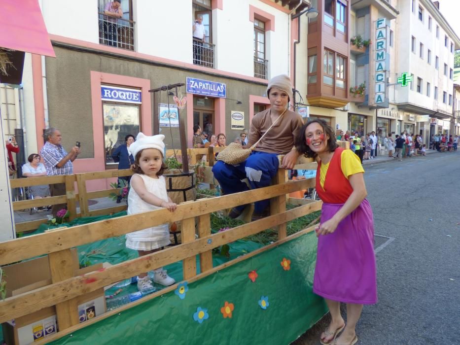 Carrozas de las fiestas de San Roque en Tineo