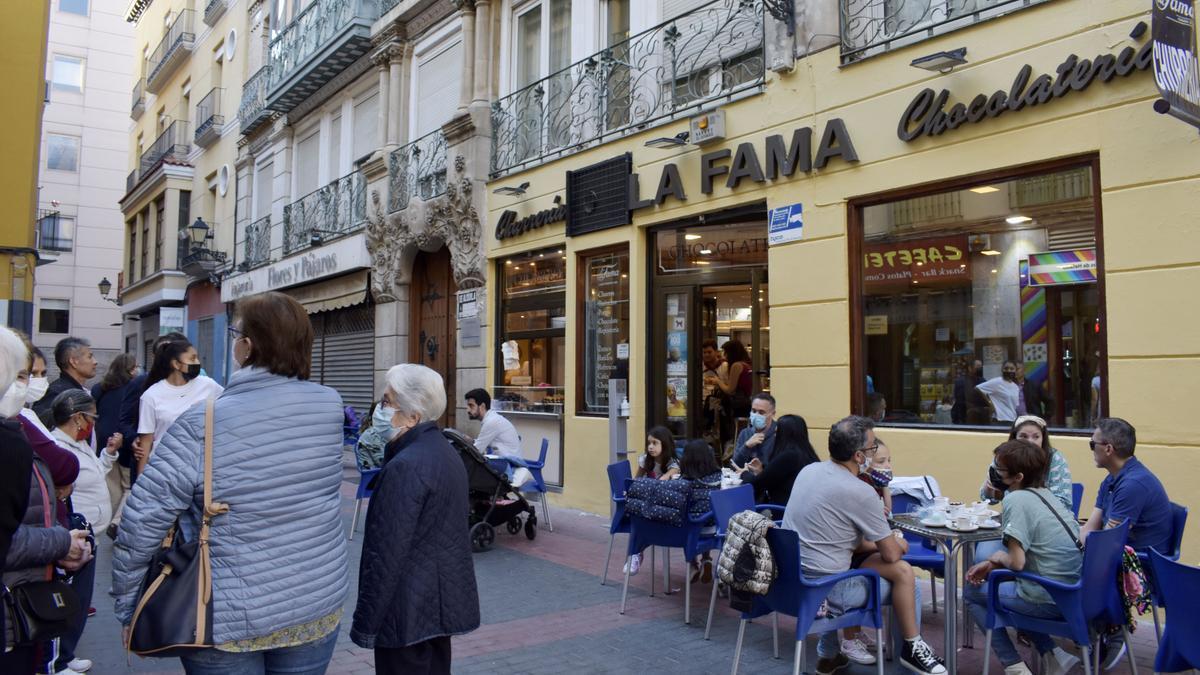 Terraza de la churrería La Fama.