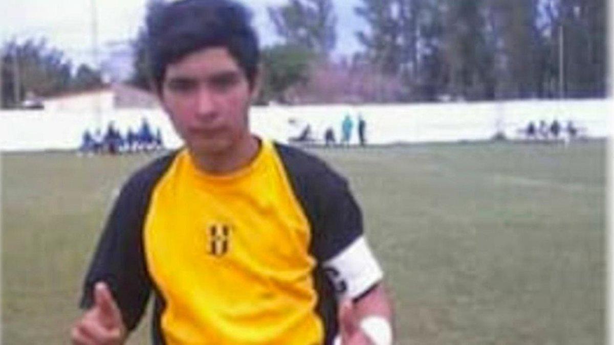 Un portero de 17 años ha fallecido tras parar un balón con el pecho en Argentina | La Voz Digital