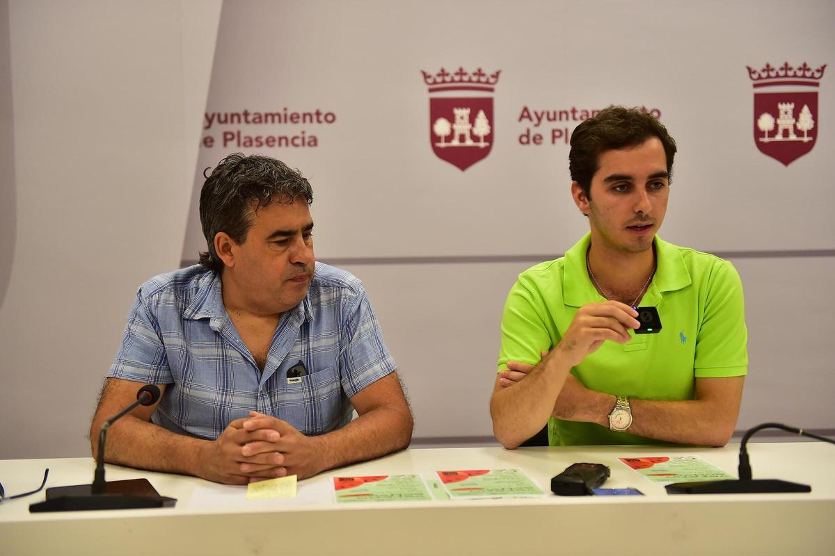 Presentación de los talleres de verano para jóvenes en Plasencia.