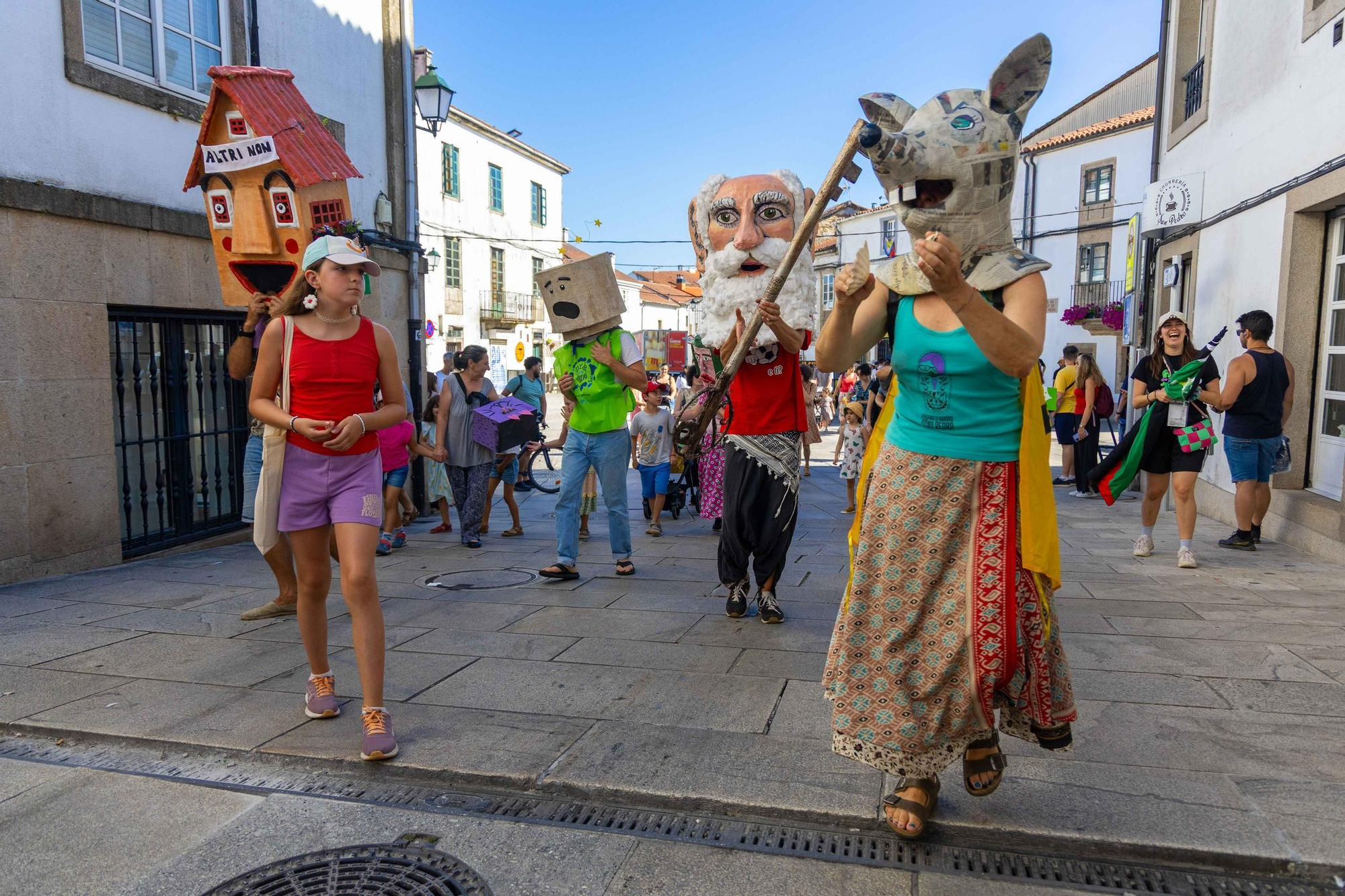 Pasarrúas nas festas do barrio de San Pedro