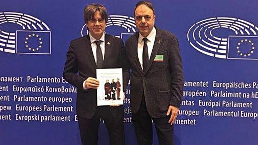 Junyent visita Puigdemont al Parlament Europeu