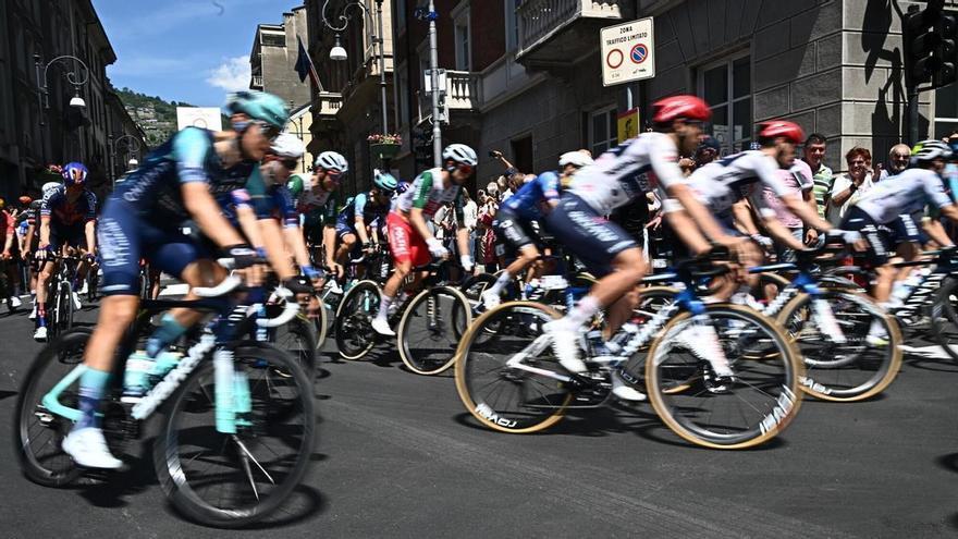 o la etapa 15 del Giro de Italia: Voghera - Milán