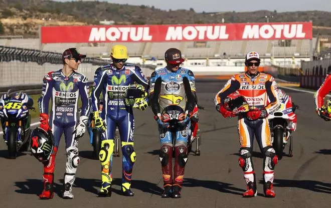 Así se hizo la foto de los nueve gandadores de la temporada en #MotoGP